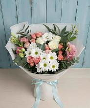 Букет цветов из:  Розы, Лизиантусы и Хризантемы в Пионерском