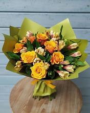 Букет цветов из:  Альстромерии и Розы в Пионерском