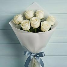 Букет 7 Белых роз Эдлесс Лав в Пионерском