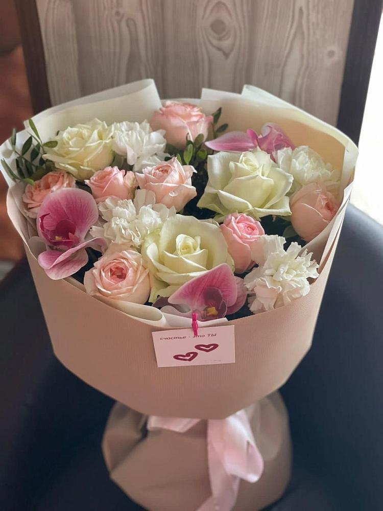 Букет цветов из: Орхидеи, Розы и Гвоздики в Пионерском