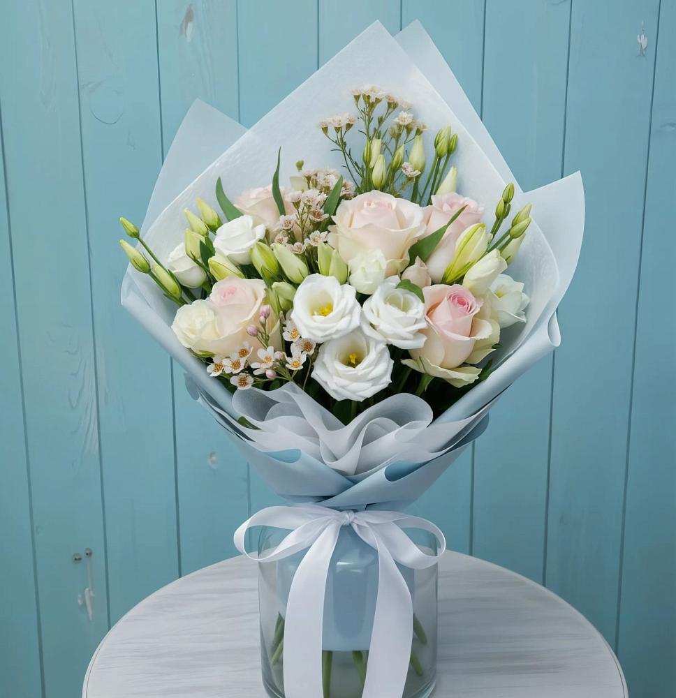 Букет цветов из: Розы и Лизиантусы в Пионерском