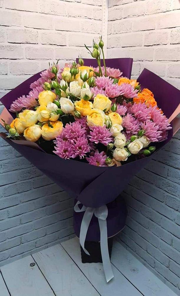 Букет цветов из: Хризантемы и Розы в Пионерском