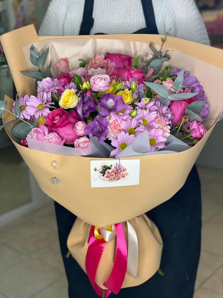 Букет цветов из: Хризантемы, Гвоздики и Альстромерии в Пионерском