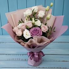 Букет цветов из:  Розы и Лизиантусы в Пионерском
