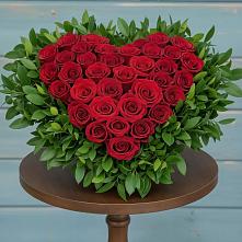 Цветочная композиция из Розы в виде сердца в Пионерском