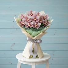 Букет цветов из:  Орхидеи и Розы в Пионерском