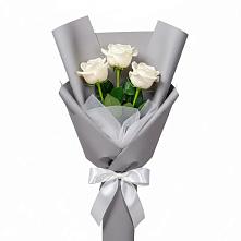 Букет 3 белые розы в Пионерском