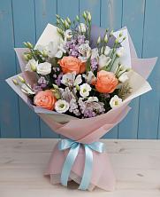Букет цветов из:  Лизиантусы, Розы, Альстромерии и Гипсофила в Пионерском