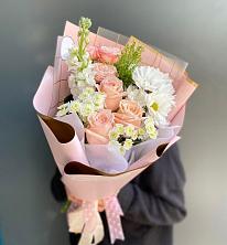Букет цветов из:  Хризантемы и Розы в Пионерском