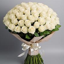 Букет 101 беля роза Белоснежка в Пионерском