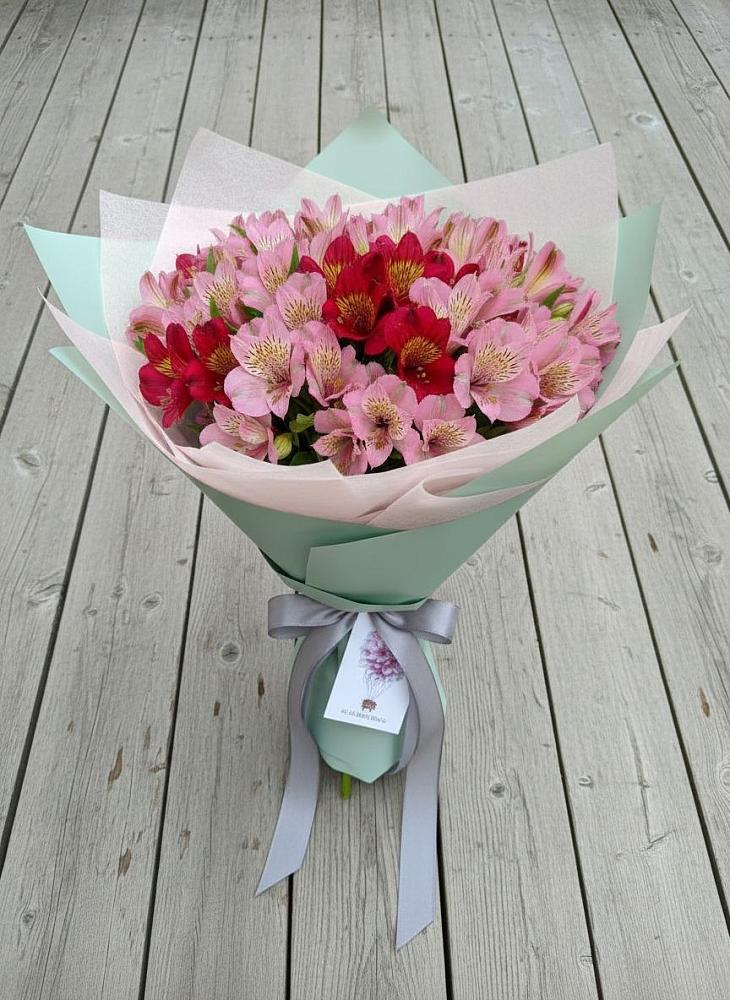 Букет цветов из: Альстромерии в Пионерском