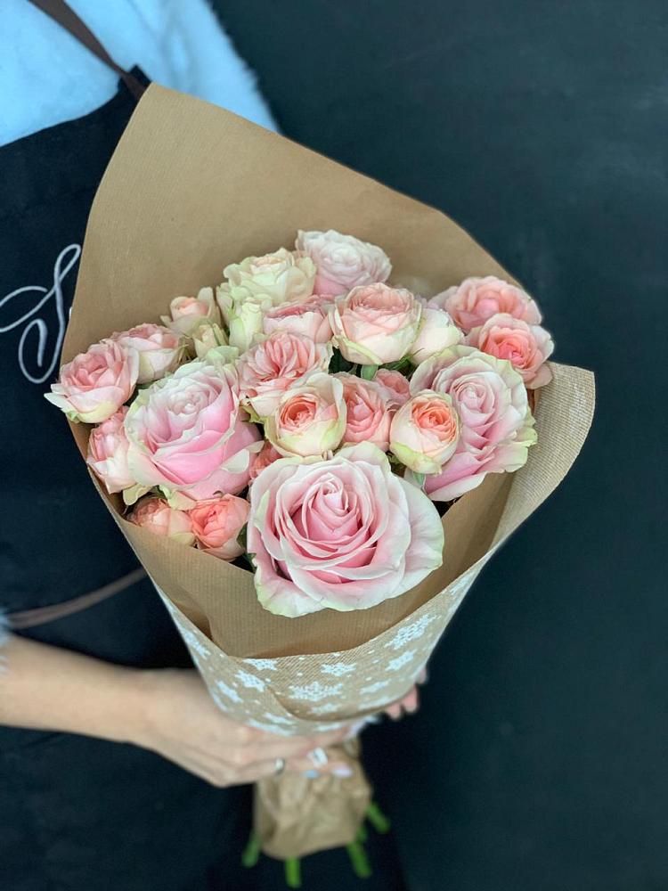 Букет цветов из: Хризантемы и Розы в Пионерском