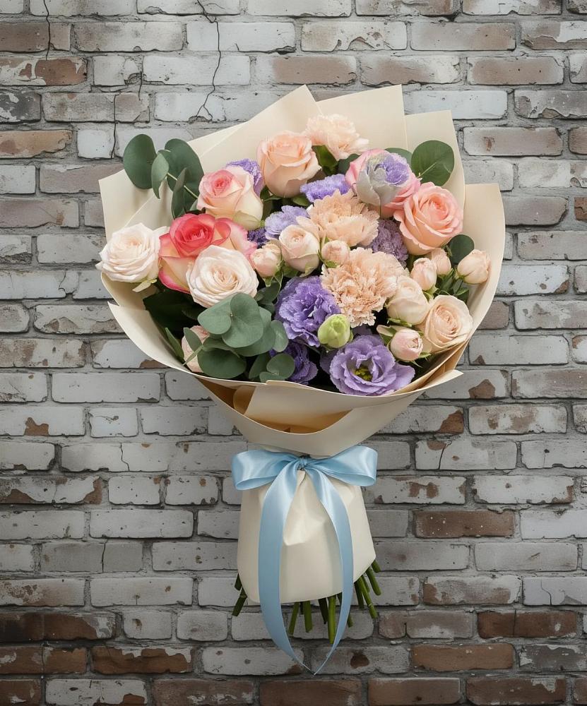 Букет цветов из: Розы, Лизиантусы и Гвоздики в Пионерском