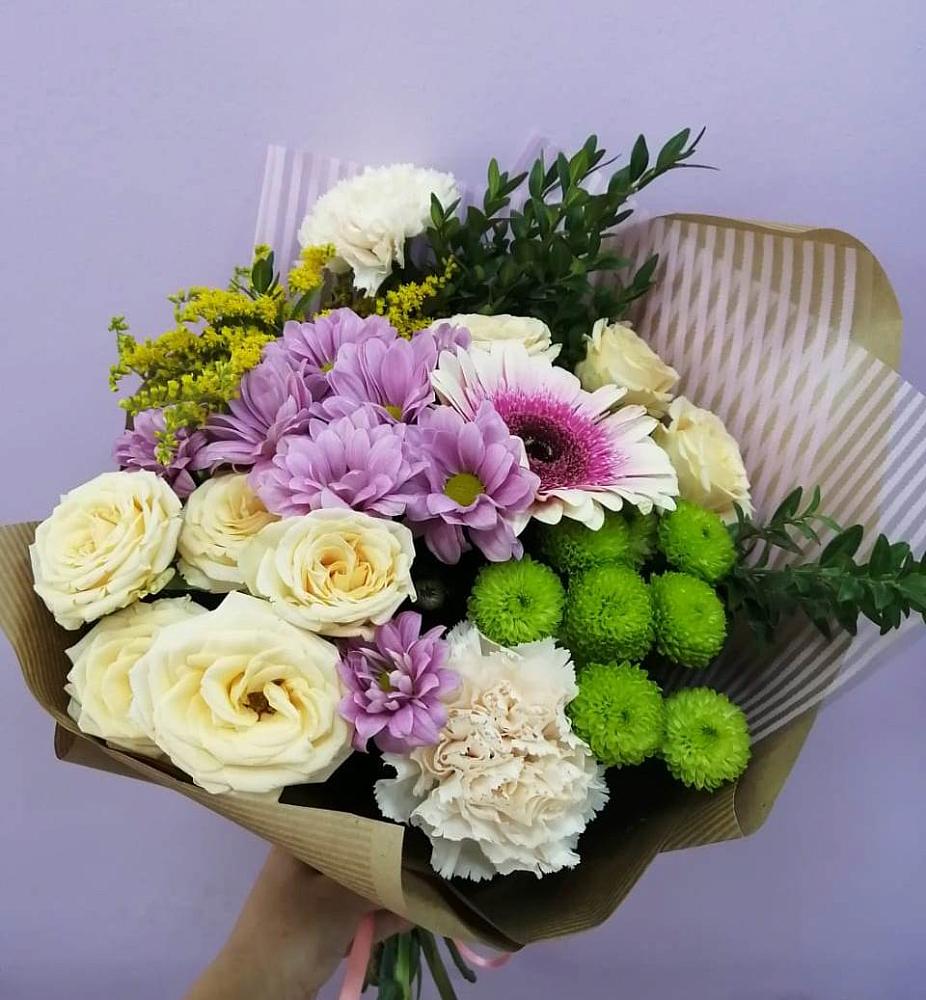 Букет цветов из: Хризантемы, Розы, Гвоздики и Герберы в Пионерском