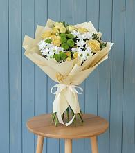 Букет цветов из:  Хризантемы и Розы в Пионерском