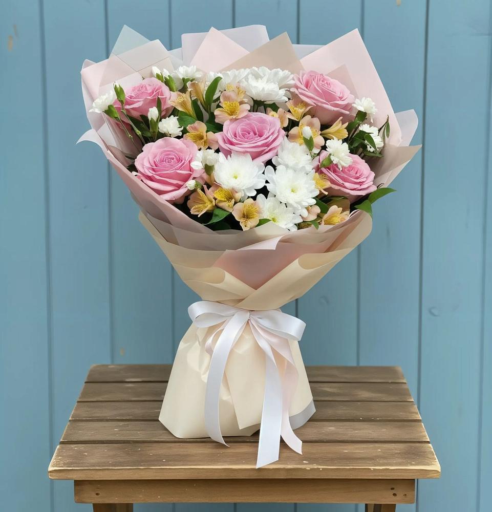 Букет цветов из: Гвоздики, Орхидеи и Розы в Пионерском