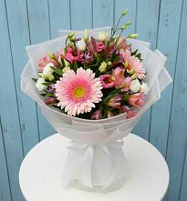 Букет цветов из:  Герберы, Альстромерии и Лизиантусы в Пионерском