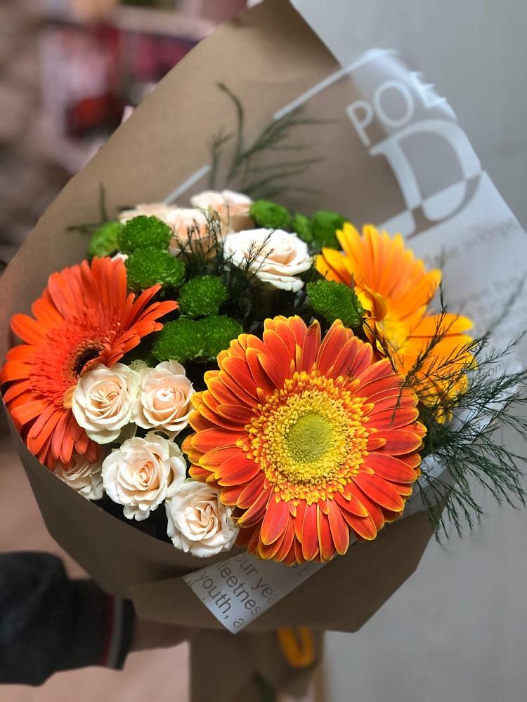 Букет цветов из: Герберы, Хризантемы и Розы в Пионерском