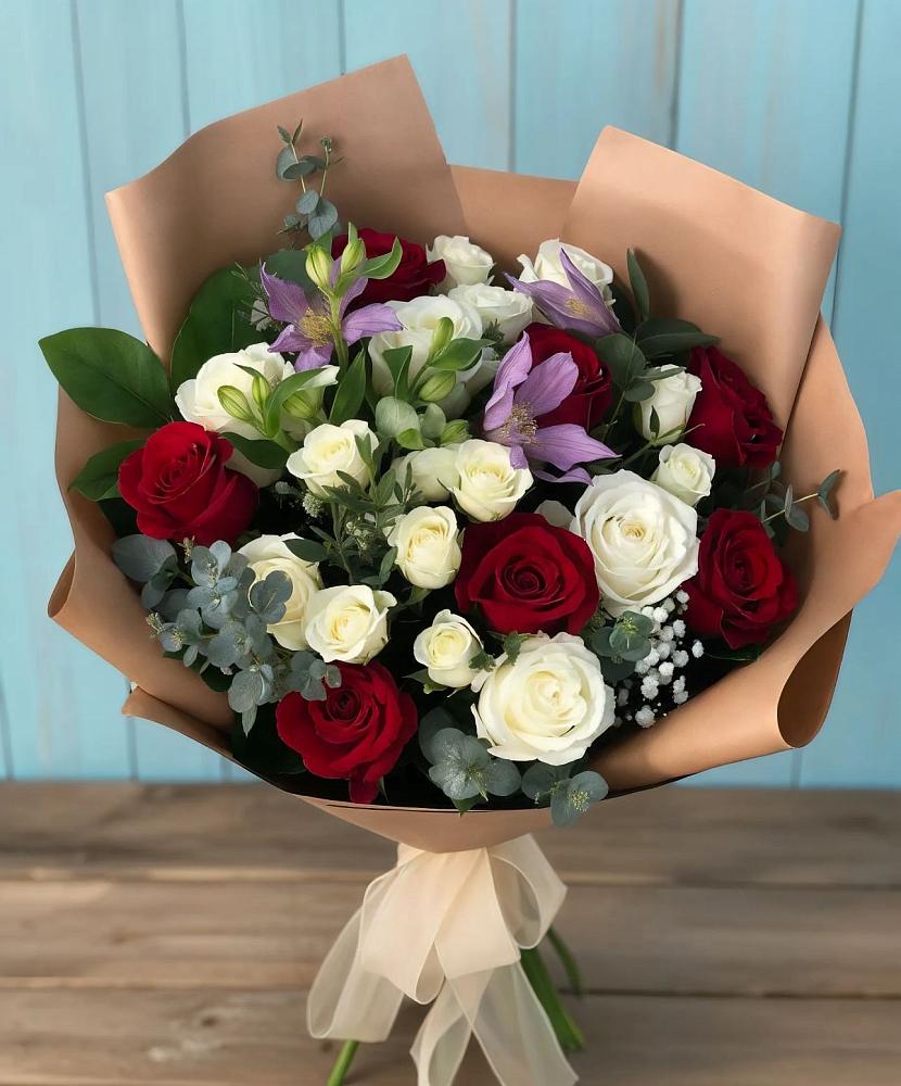 Букет цветов из: Розы и Альстромерии в Пионерском