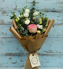 Букет цветов из:  Розы и Лизиантусы в Пионерском