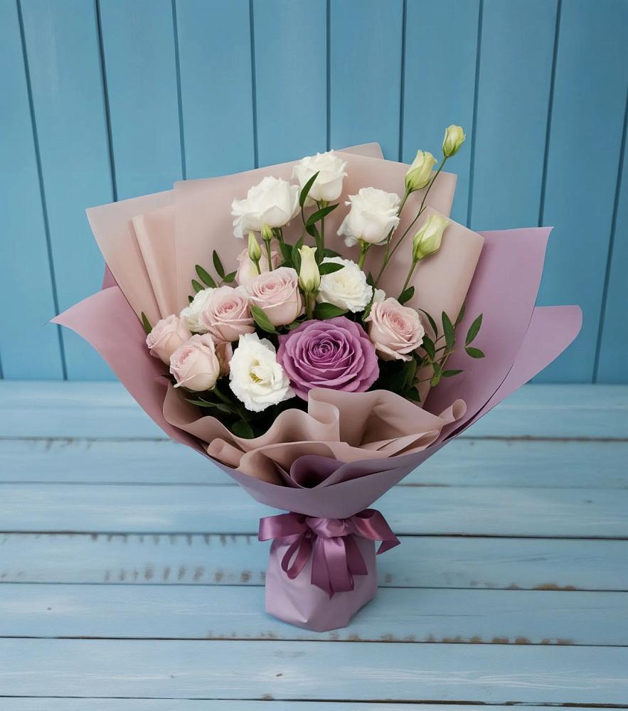 Букет цветов из: Розы и Лизиантусы в Пионерском